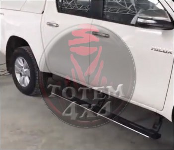 Estribos laterales electricos Toyota Hilux Revo 2016-2018